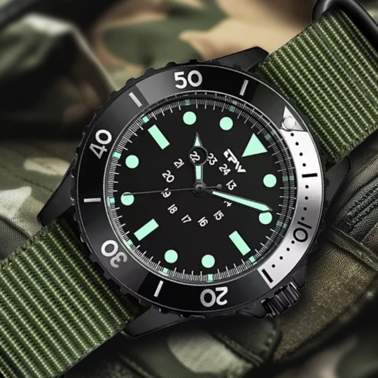 Taktisk™ – Reloj de buceo táctico resistente al agua